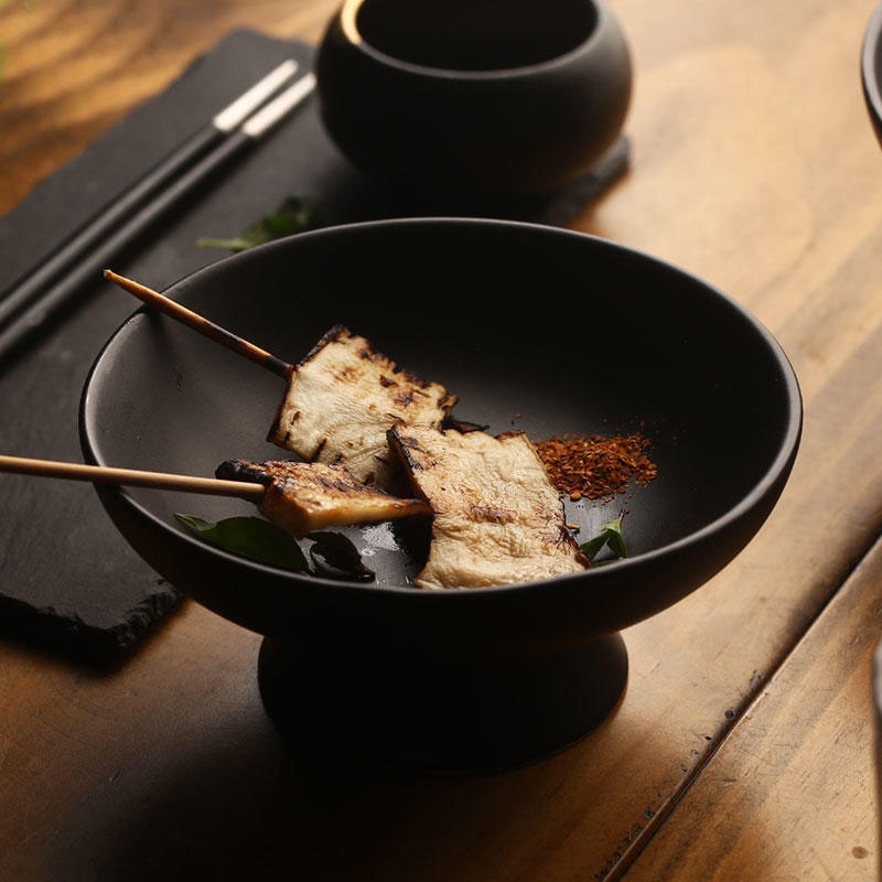 Assiette en céramique de style japonais
