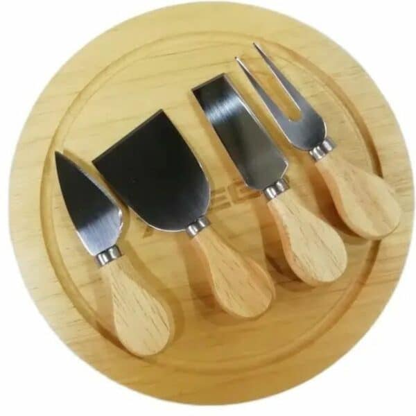 Planche à découper fromage en bois et outils de coupe